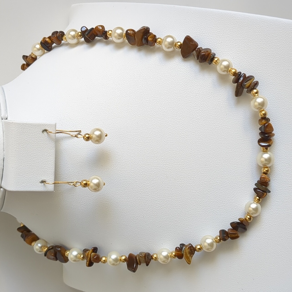 Necklace set with earrings